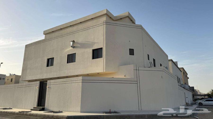 5 bedroom apartment in Dahiat King Fahd 4