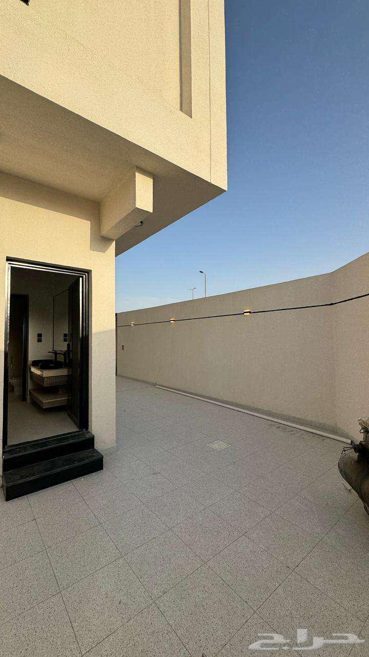 5 bedroom apartment in Dahiat King Fahd 6