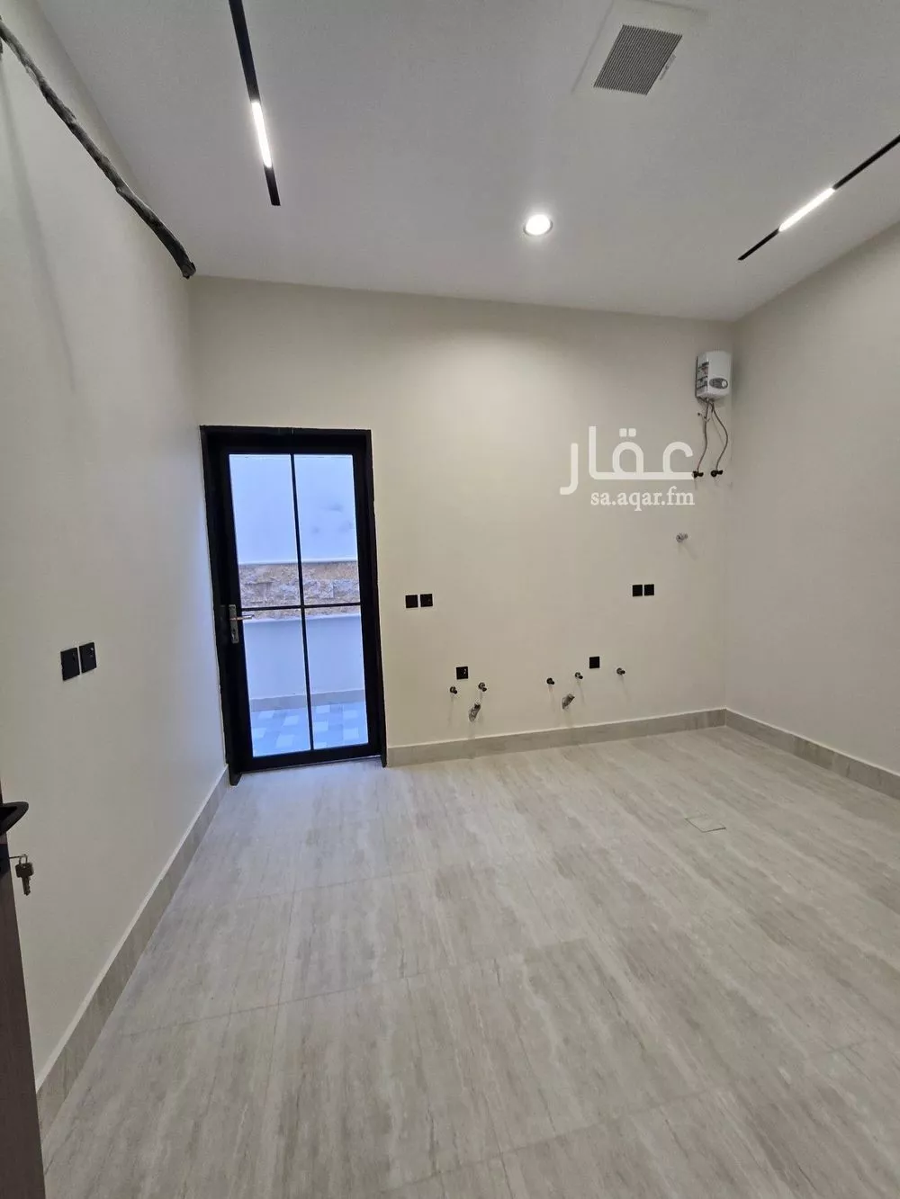 فيلا 6 غرف في ظهرة البديعة 9