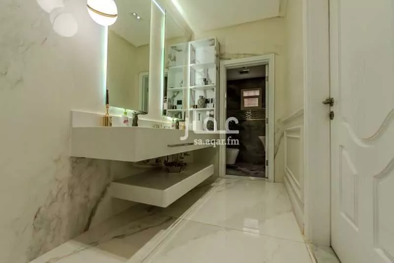 8 bedroom villa in Al Yarmouk 9