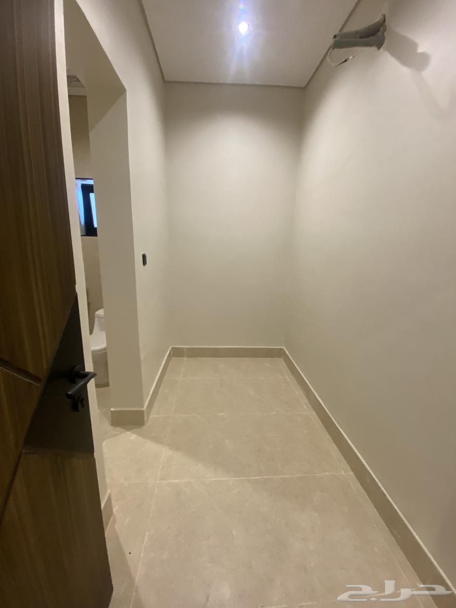 3 bedroom apartment in Al Hamra 6