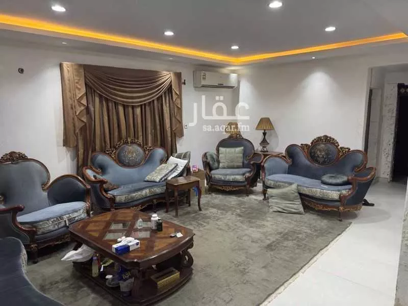 9 bedroom villa in King Fahd 3