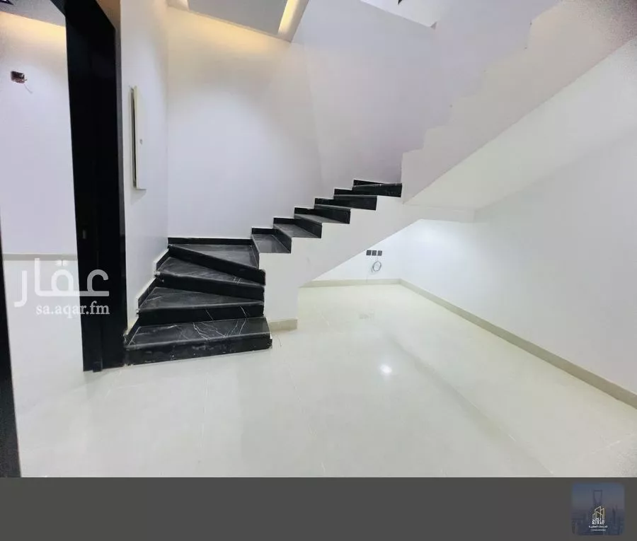 7 bedroom apartment in Al Janadriyah 9