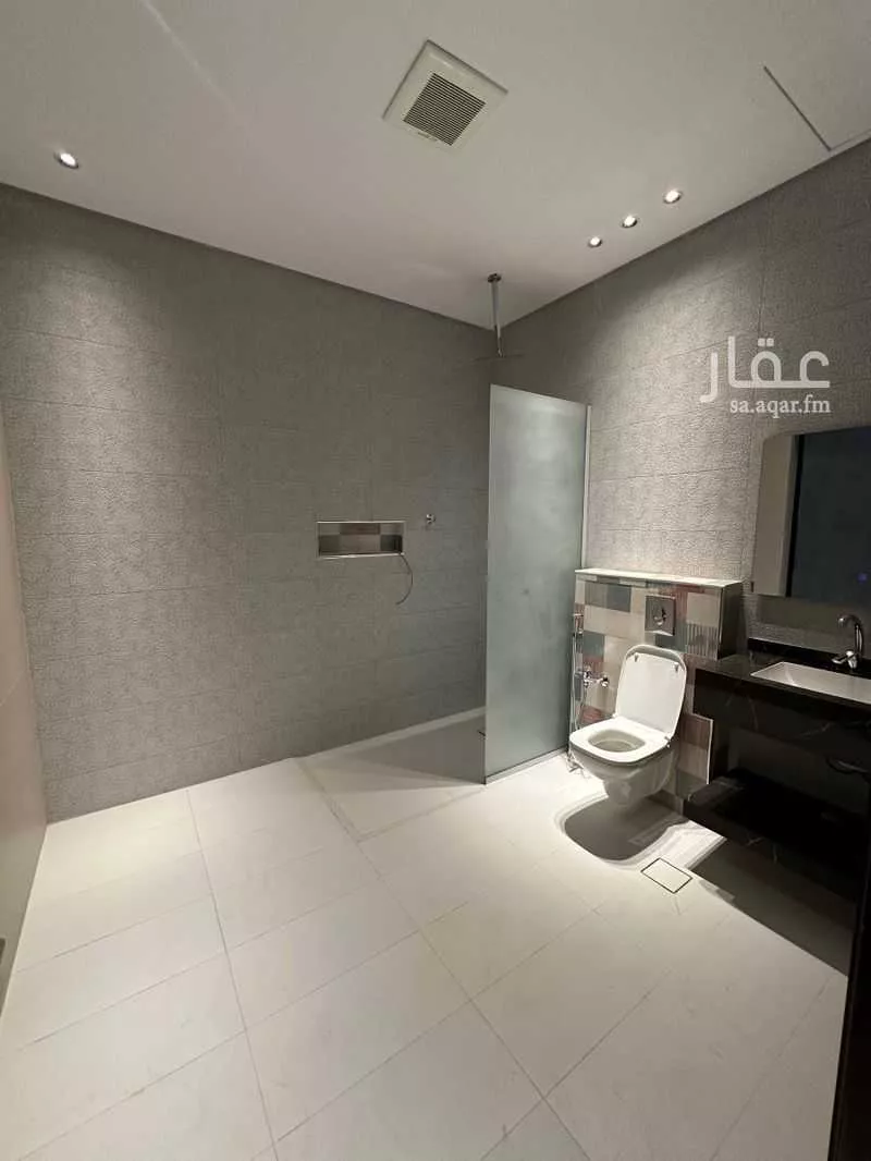 فيلا 6 غرف في عكاظ 14