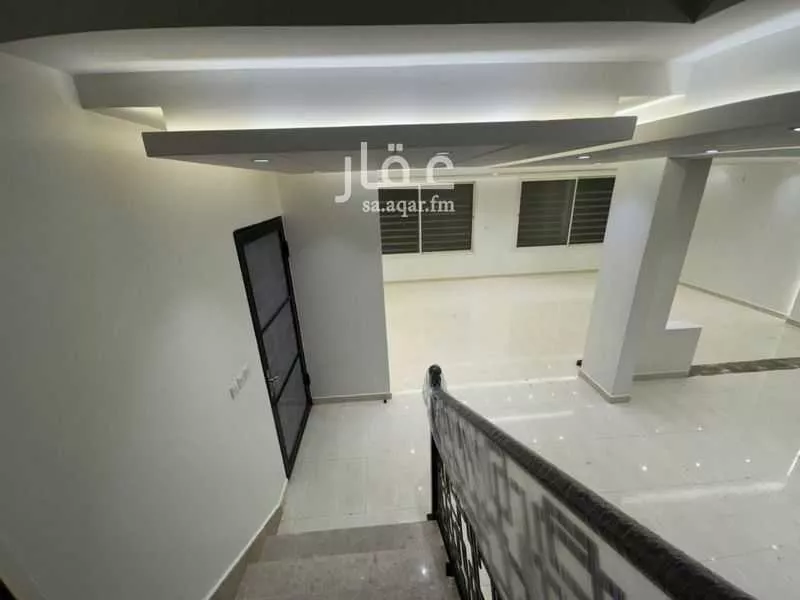 فيلا 15 غرف في النرجس 22