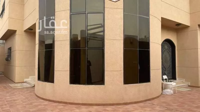 6 bedroom villa in Al Malqa 6