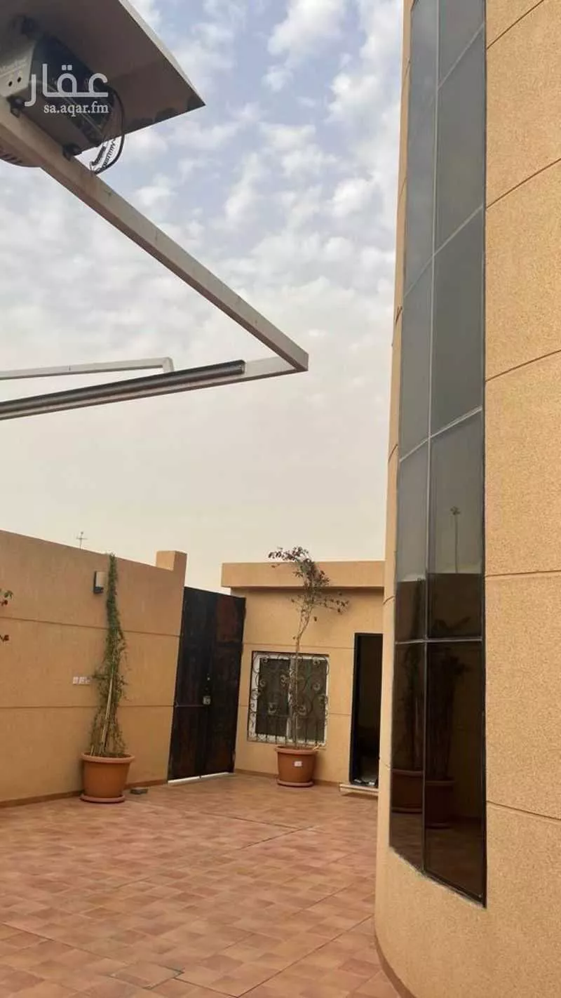 6 bedroom villa in Al Malqa 7