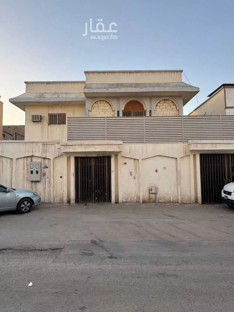 10 bedroom villa in Al Khalidiyyah 2
