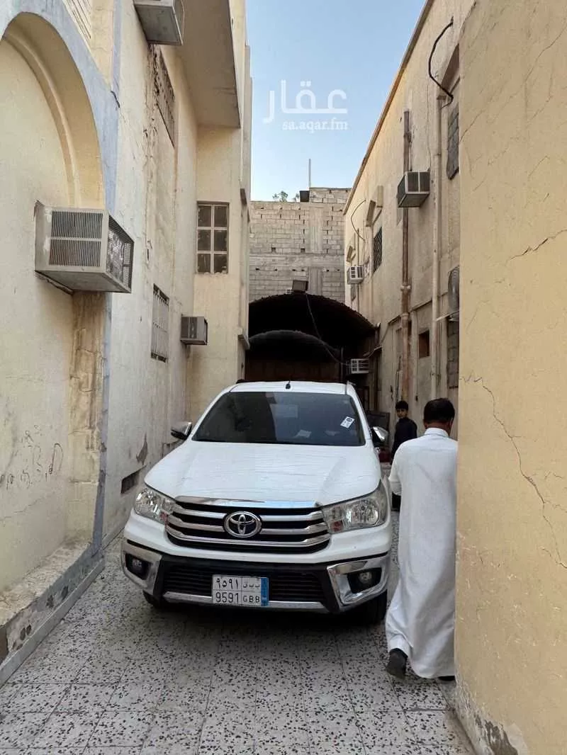 10 bedroom villa in Al Khalidiyyah 4