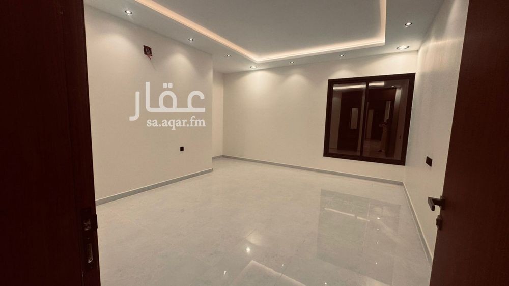 5 bedroom villa in Dhahrat Laban, Riyadh 14