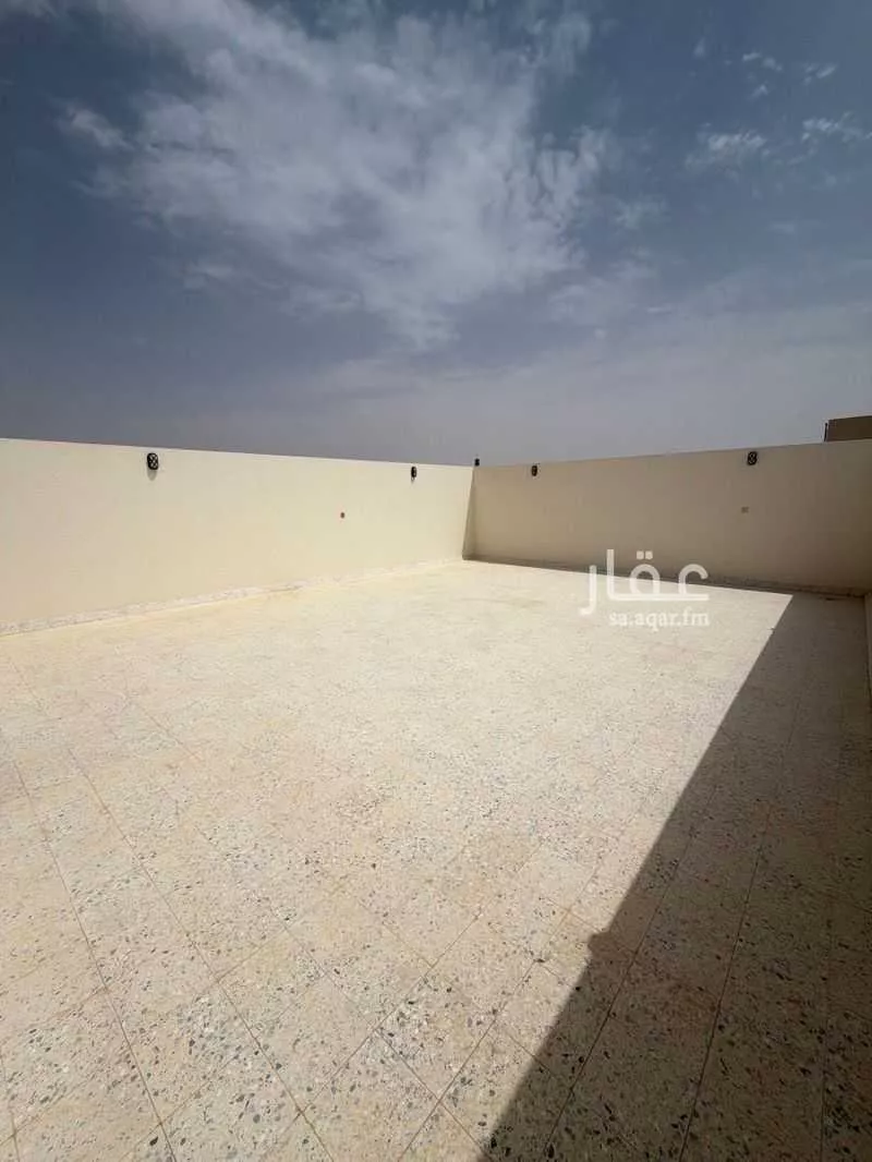 فيلا 10 غرف في الرمال 24