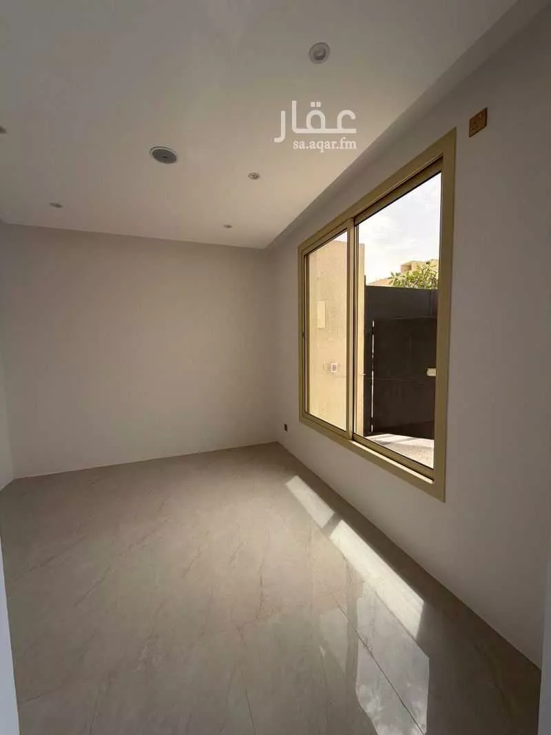 فيلا 10 غرف في الرمال 5