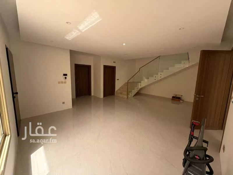 فيلا 10 غرف في الرمال 7