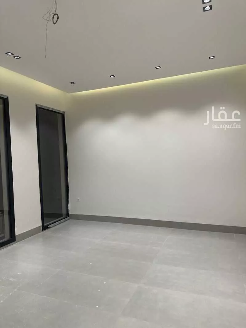 6 bedroom villa in Al Rabwa 2