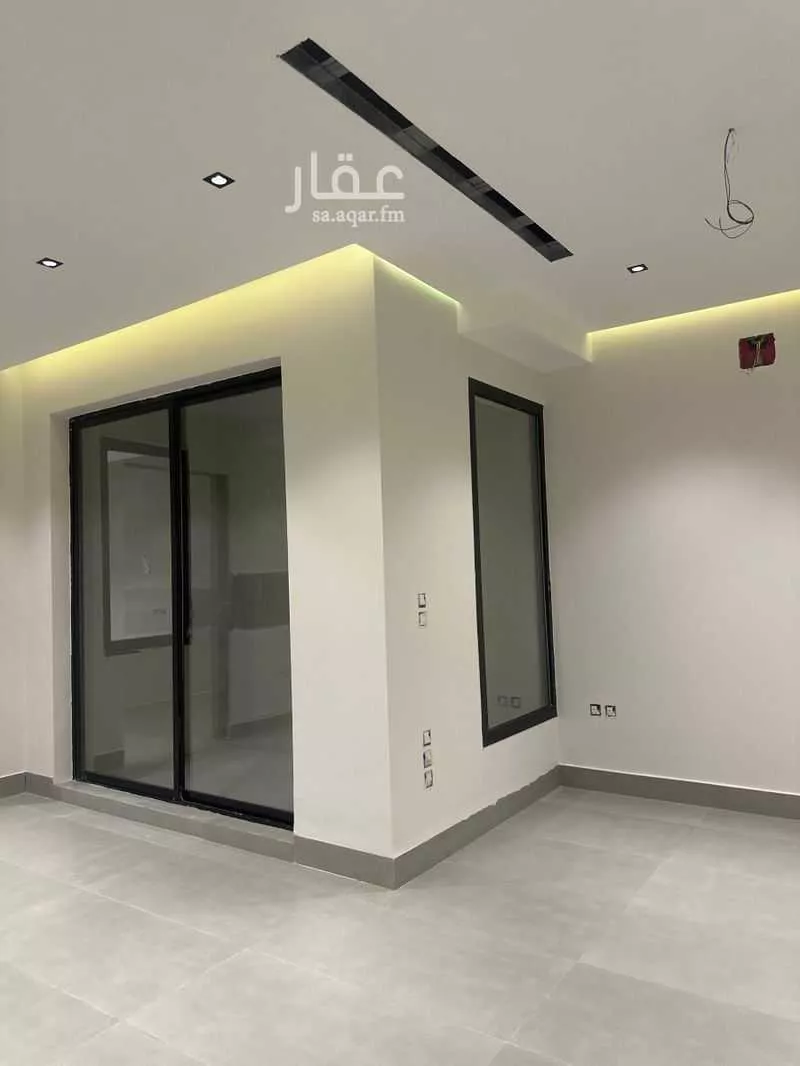 6 bedroom villa in Al Rabwa 6