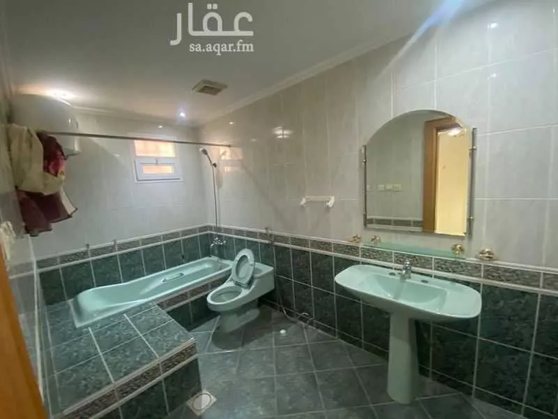 فيلا 5 غرف في المغرزات 30