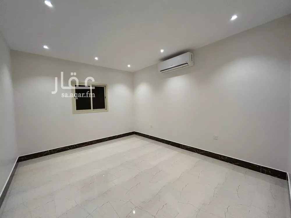 فيلا 5 غرف في الملقا 11