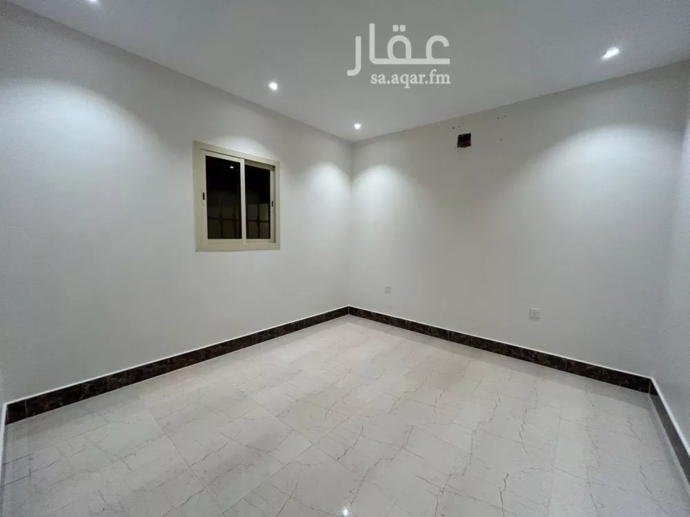 فيلا 5 غرف في الملقا 16