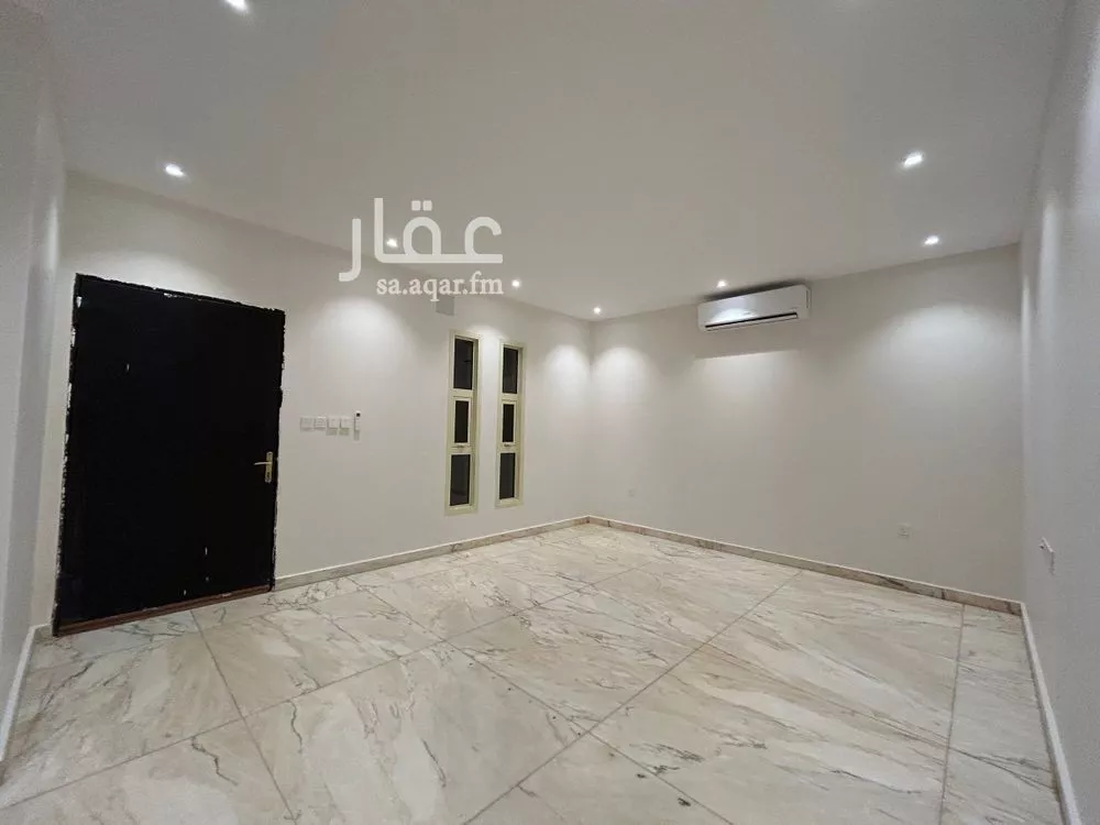 فيلا 5 غرف في الملقا 9