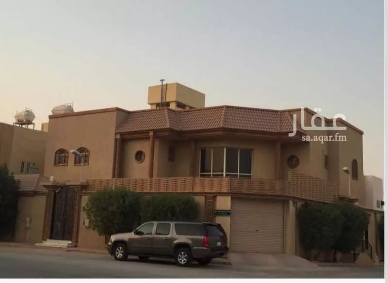 فيلا 7 غرف في الملك فيصل 8