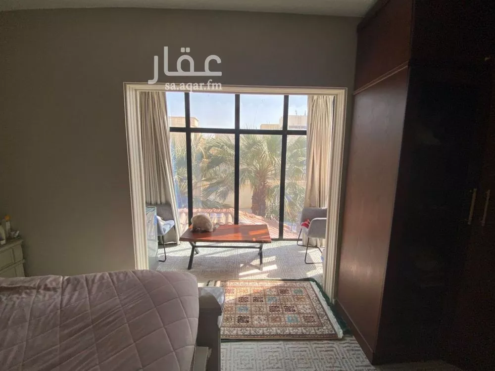 5 bedroom villa in Irqah 5