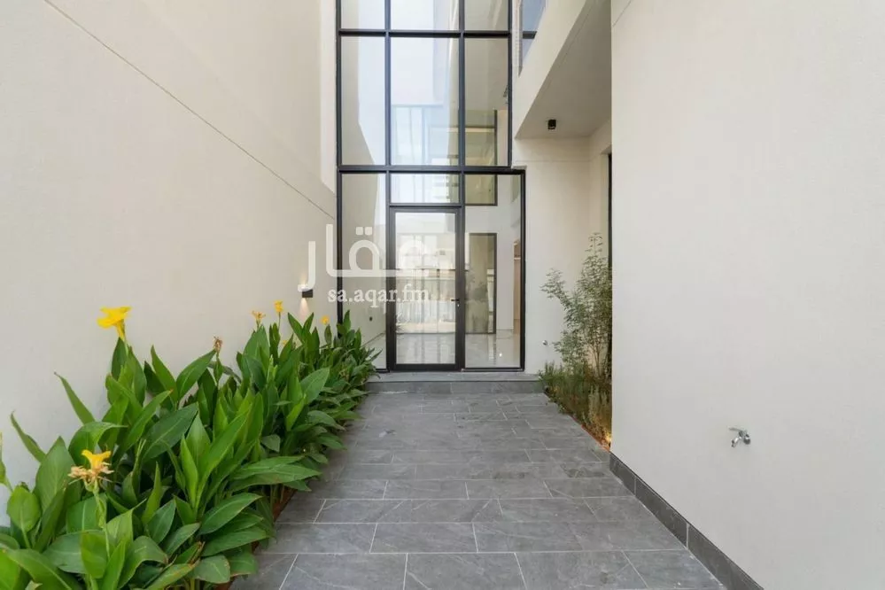 4 bedroom villa in Al Narjis 9