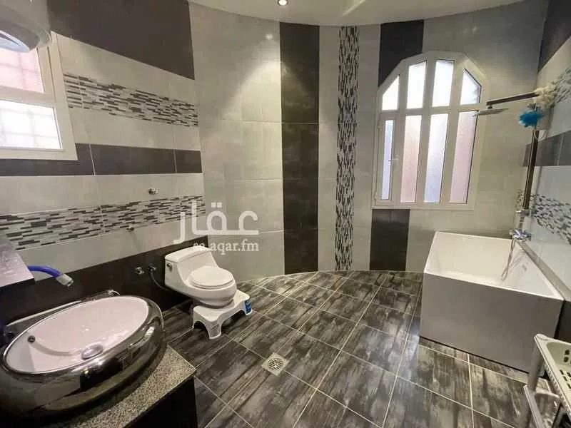 فيلا 11 غرف في حطين 18