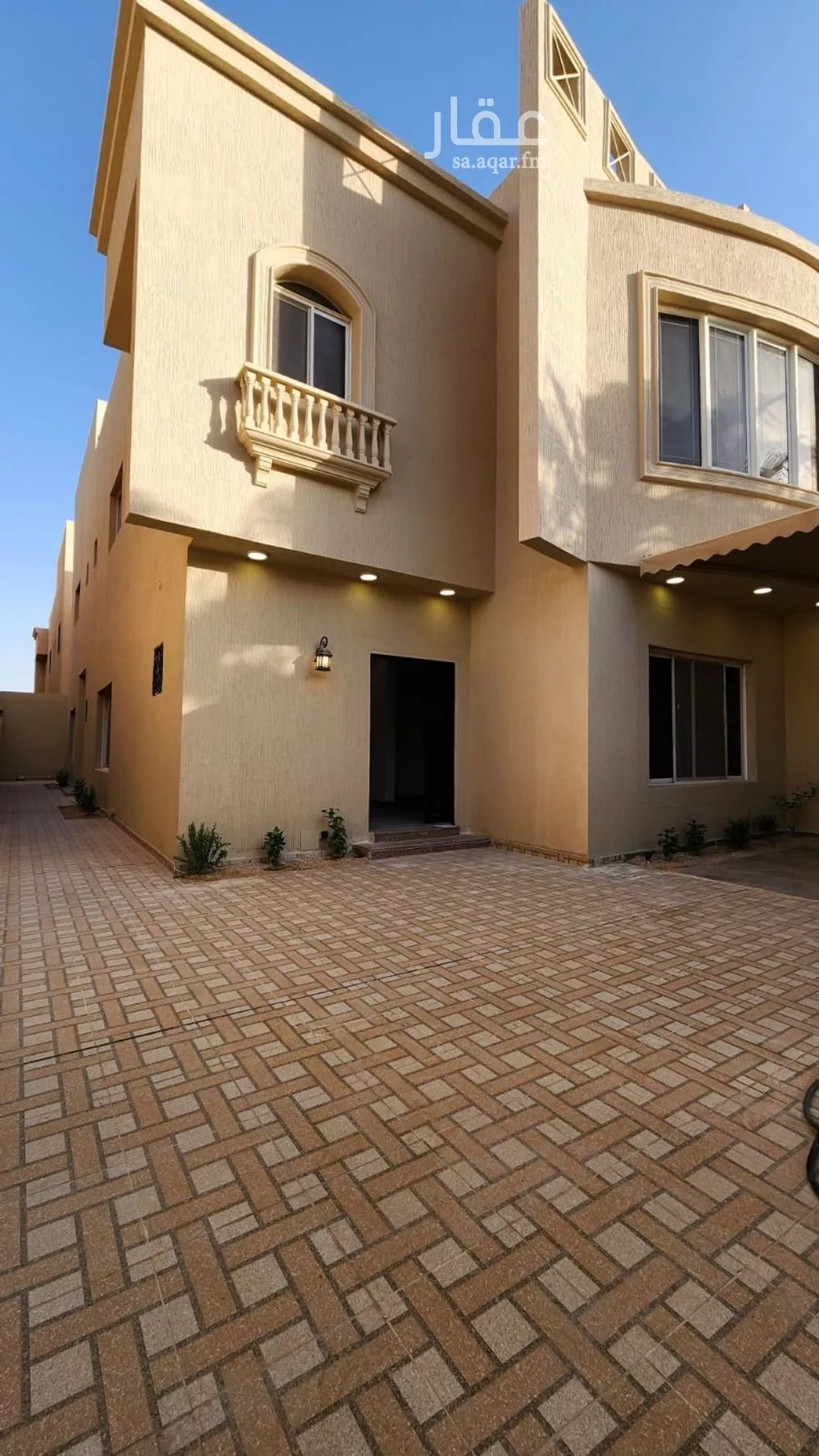 5 bedroom villa in Al Yasmin 15