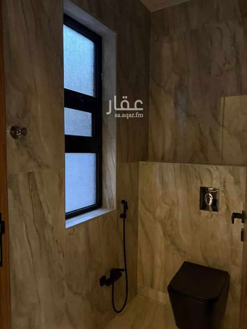8 bedroom villa in Al Mahdiyyah 3