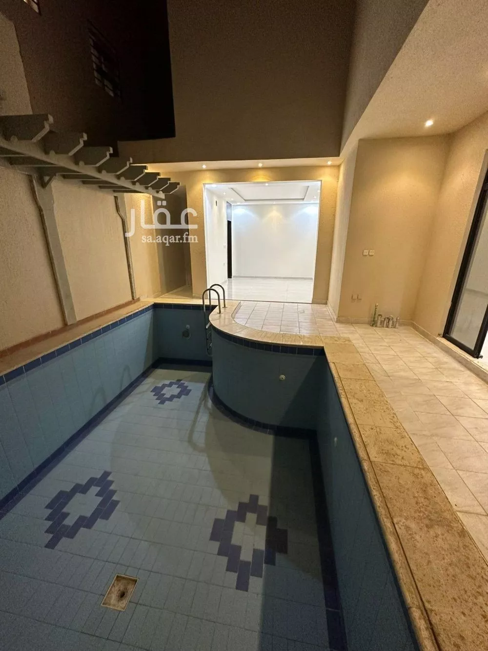 فيلا 4 غرف في الرمال 5