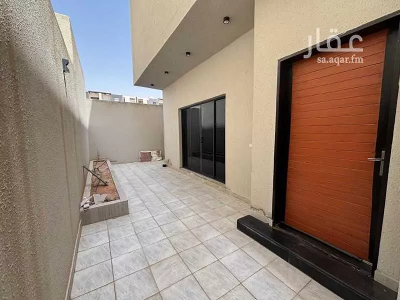 فيلا 14 غرف في العارض 5
