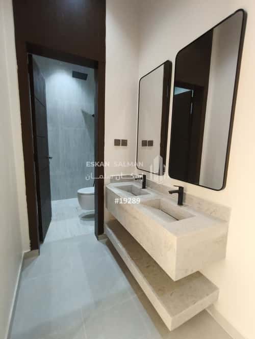 5 bedroom floor in Al Janadriyah 2