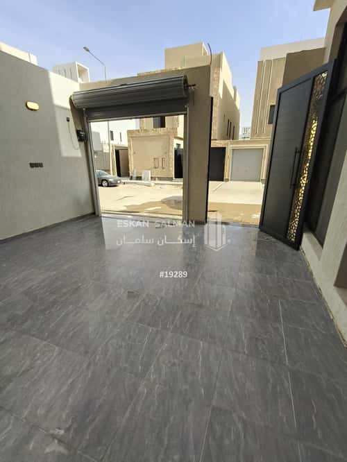 5 bedroom floor in Al Janadriyah 3