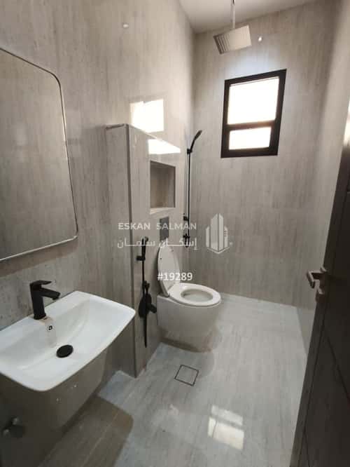 5 bedroom floor in Al Janadriyah 2