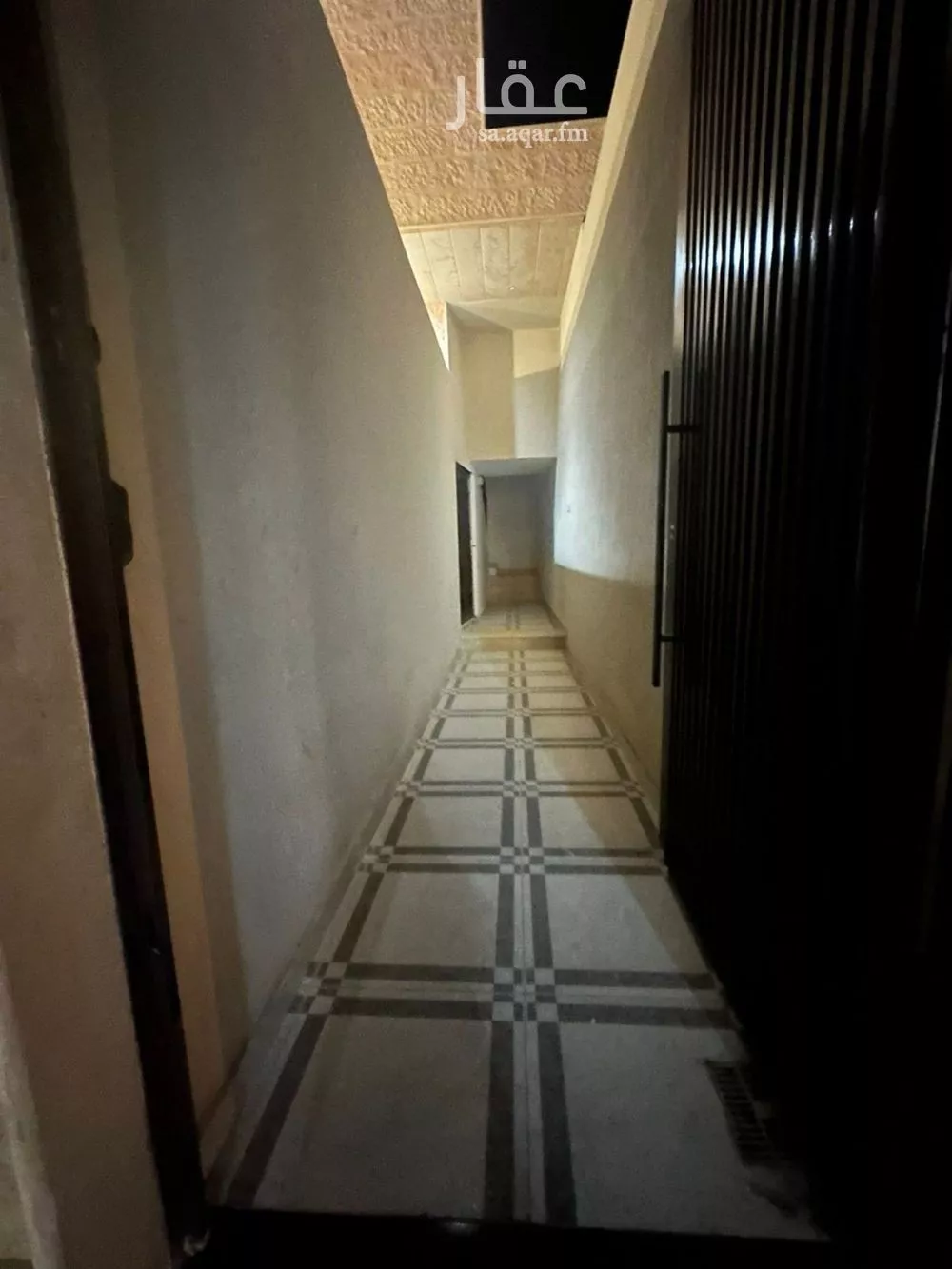 فيلا 5 غرف في الشرق 25