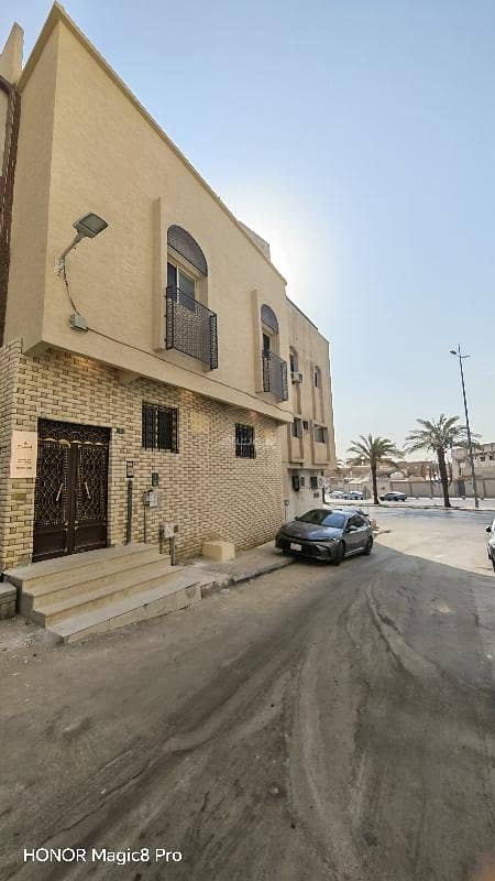 4 bedroom apartment in Al Sharafiyah, Riyadh 9