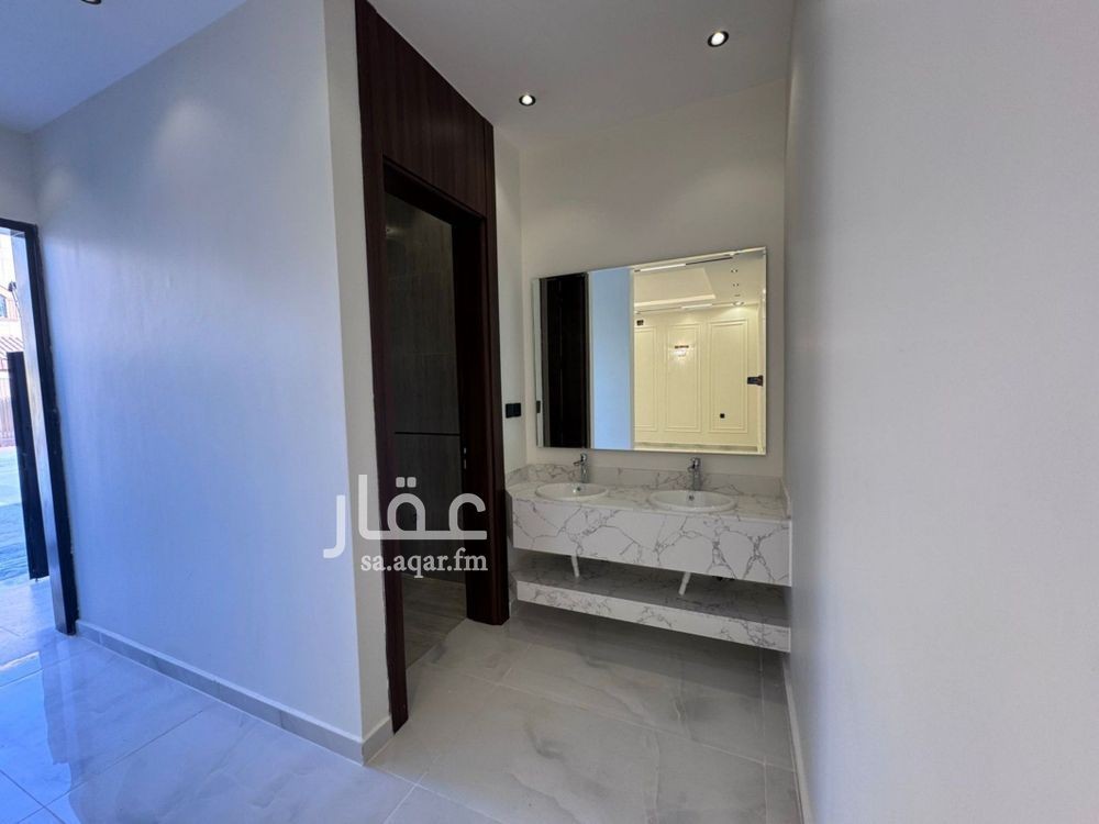 5 bedroom villa in Dhahrat Laban, Riyadh 5