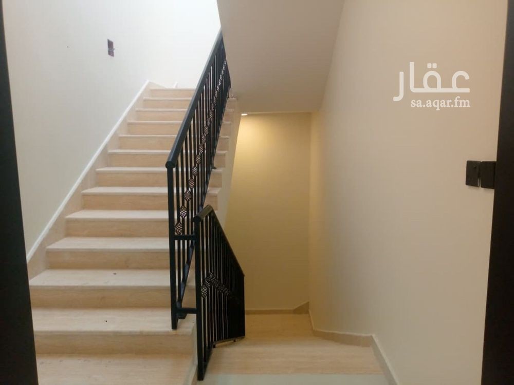 5 bedroom villa in Dhahrat Laban, Riyadh 18