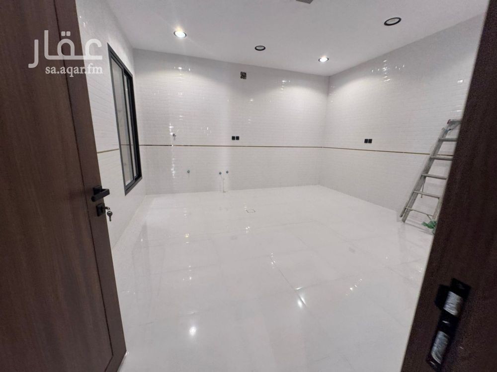 5 bedroom villa in Dhahrat Laban, Riyadh 10
