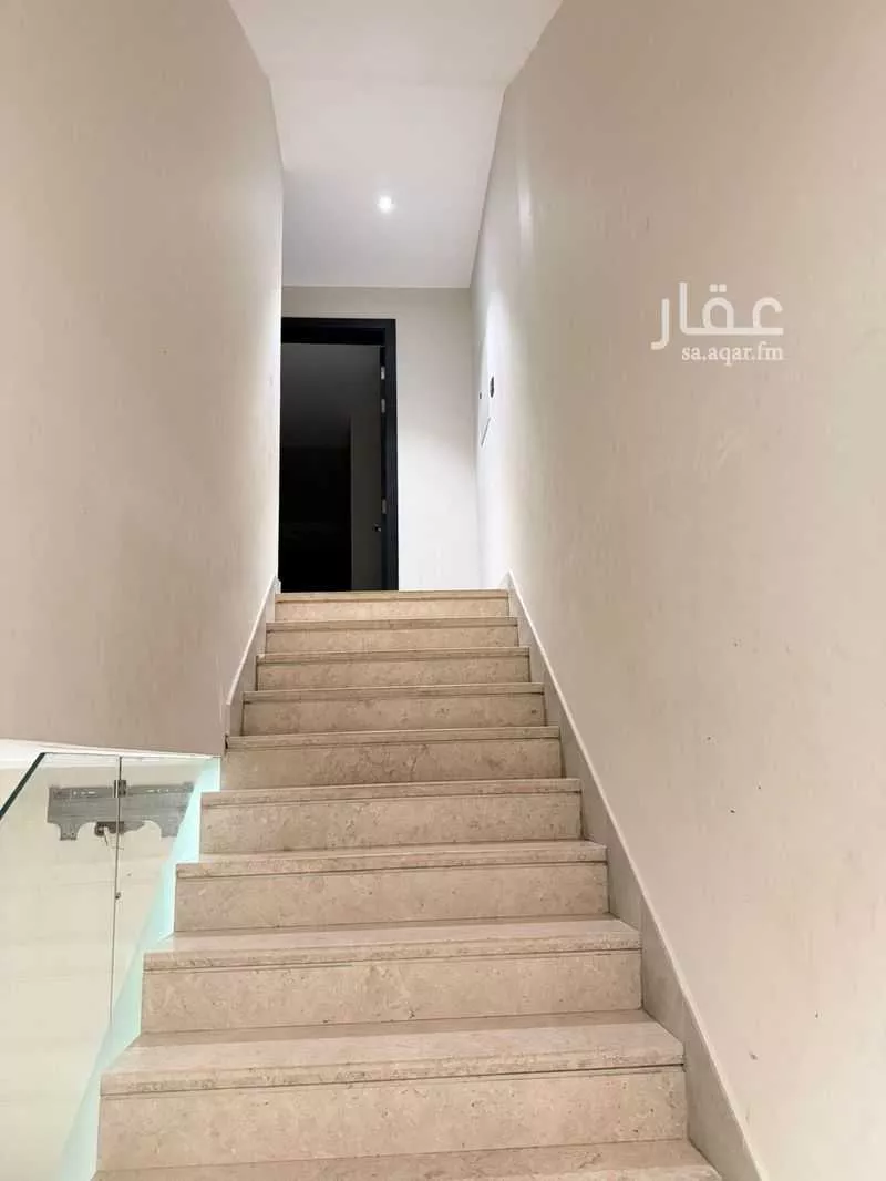 فيلا 5 غرف في عكاظ 19