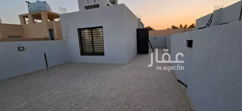 فيلا 5 غرف في العريجاء الوسطى 12