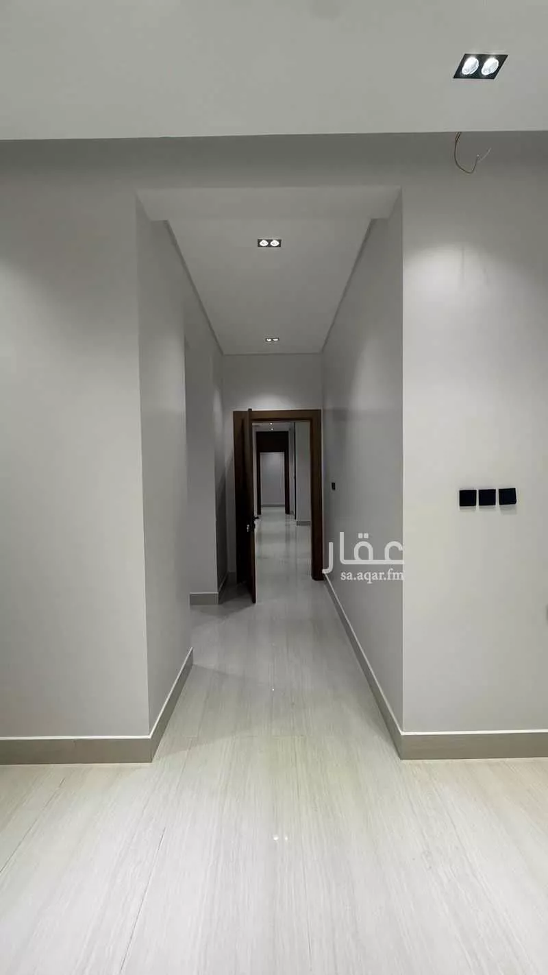 فيلا 5 غرف في الملك فيصل 25