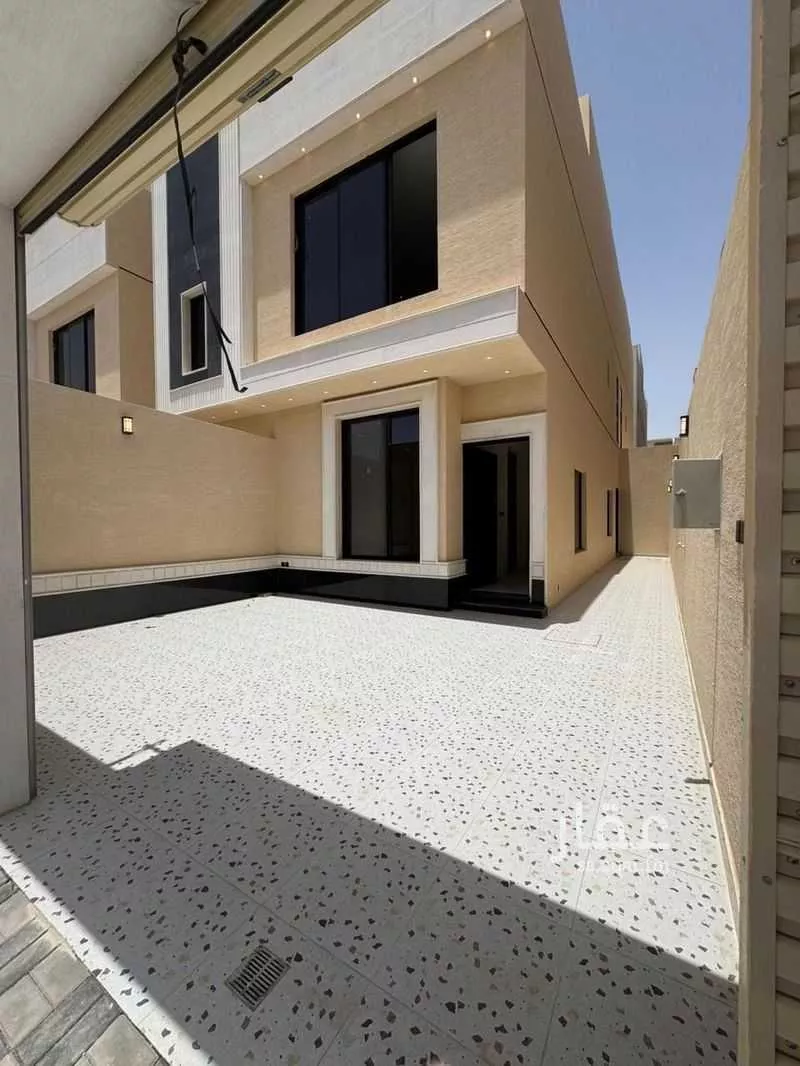 5 bedroom villa in Dhahrat Namar 3