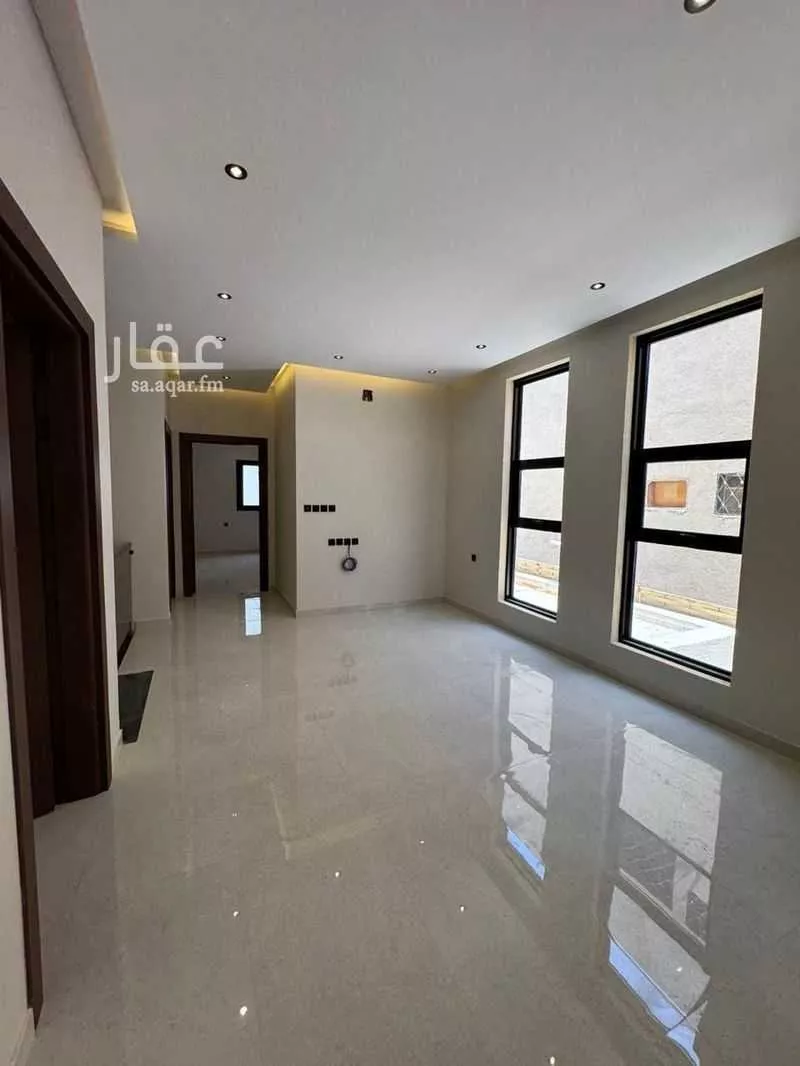 5 bedroom villa in Dhahrat Namar 9