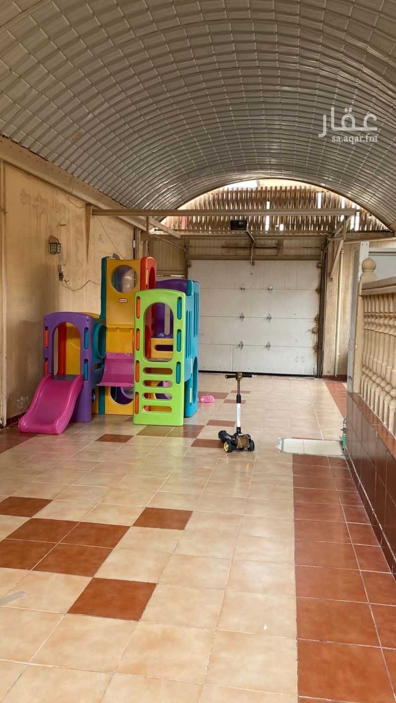 4 bedroom villa in King Fahd, Riyadh 5