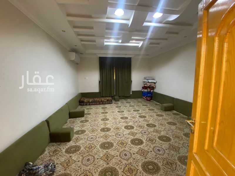 4 bedroom villa in King Fahd, Riyadh 2