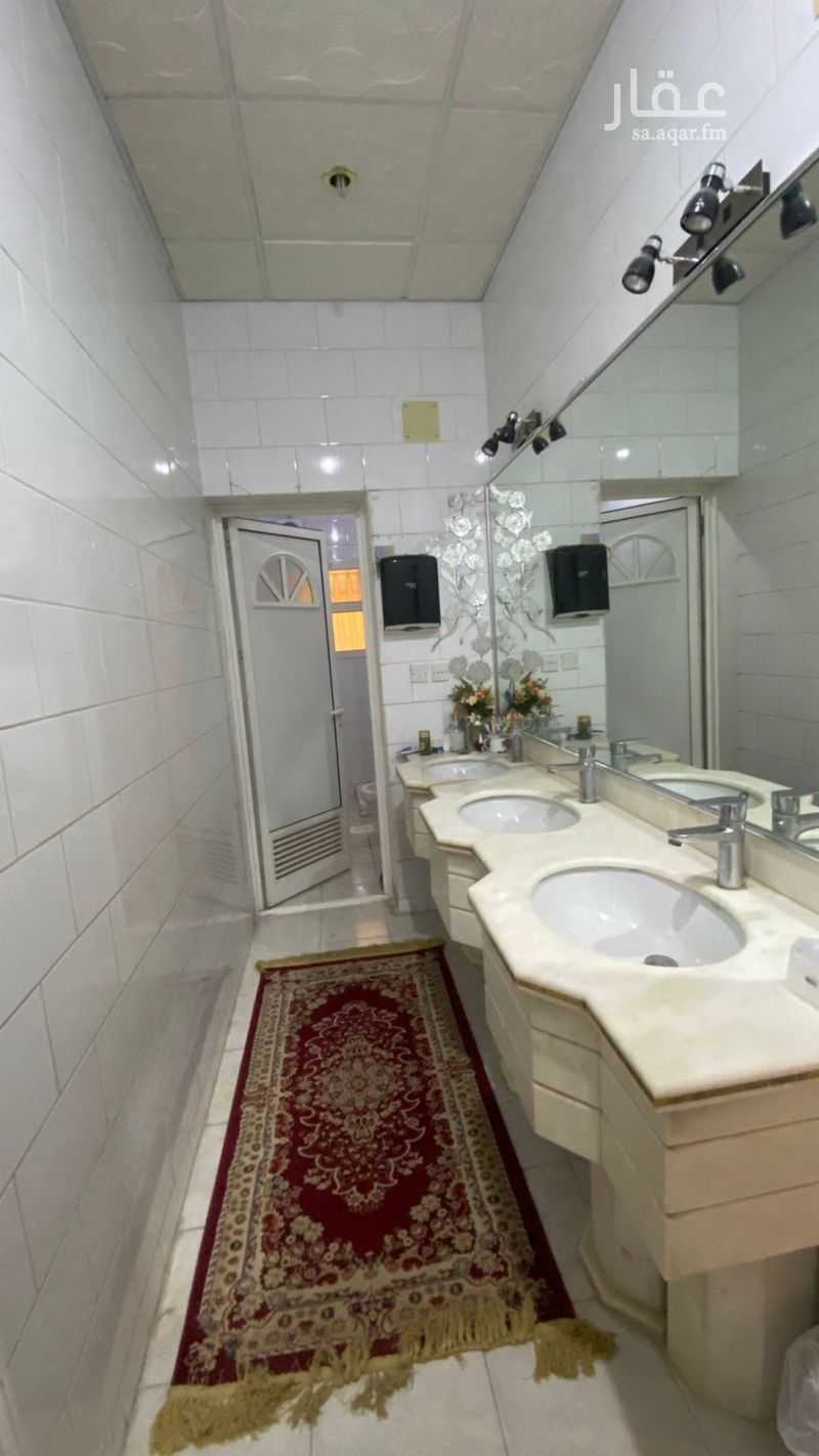 4 bedroom villa in King Fahd, Riyadh 4