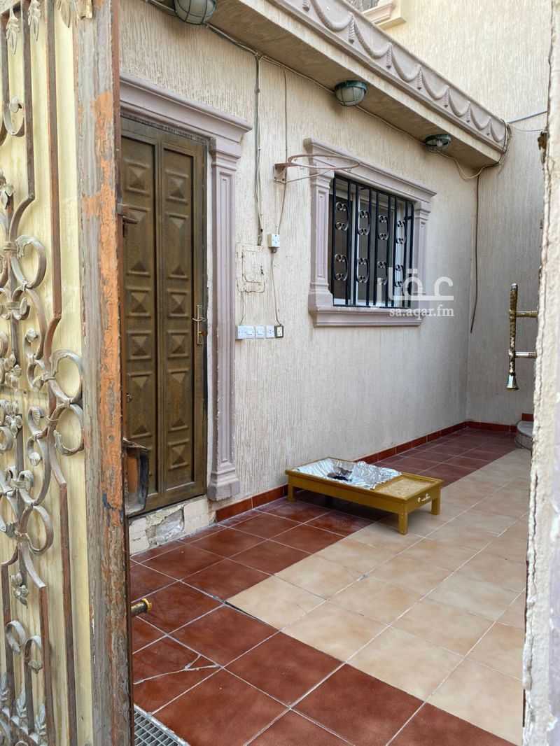 4 bedroom villa in King Fahd, Riyadh 8