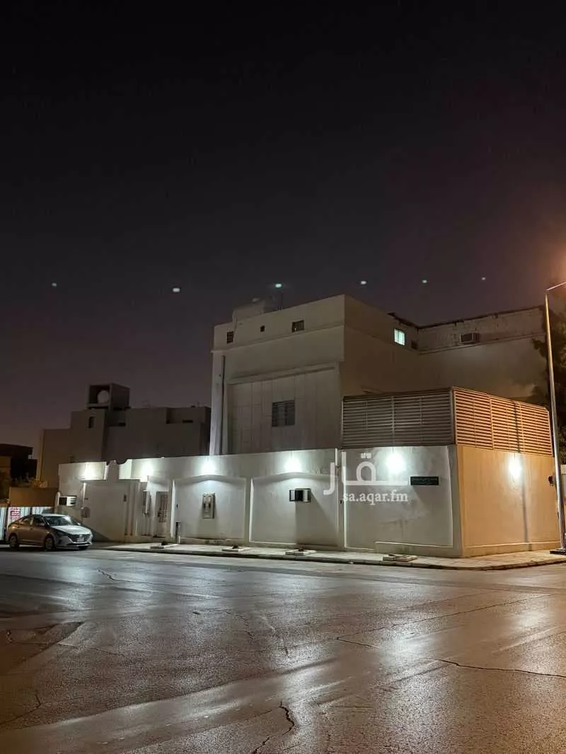 8 bedroom villa in Al Malaz 3