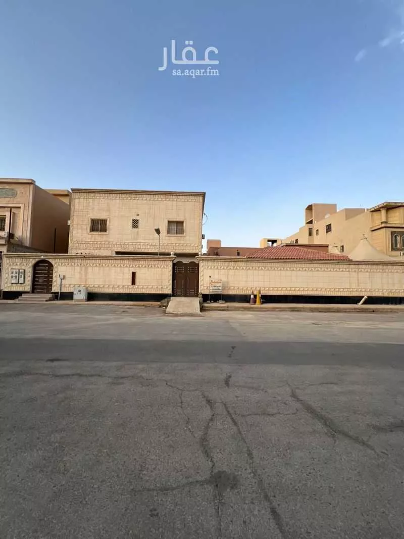 فيلا 12 غرف في طويق 4